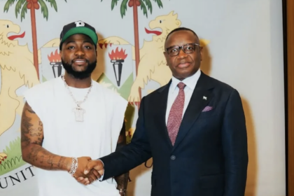 Davido at the State House with the President Julius Maada Bio in Sierra Leone