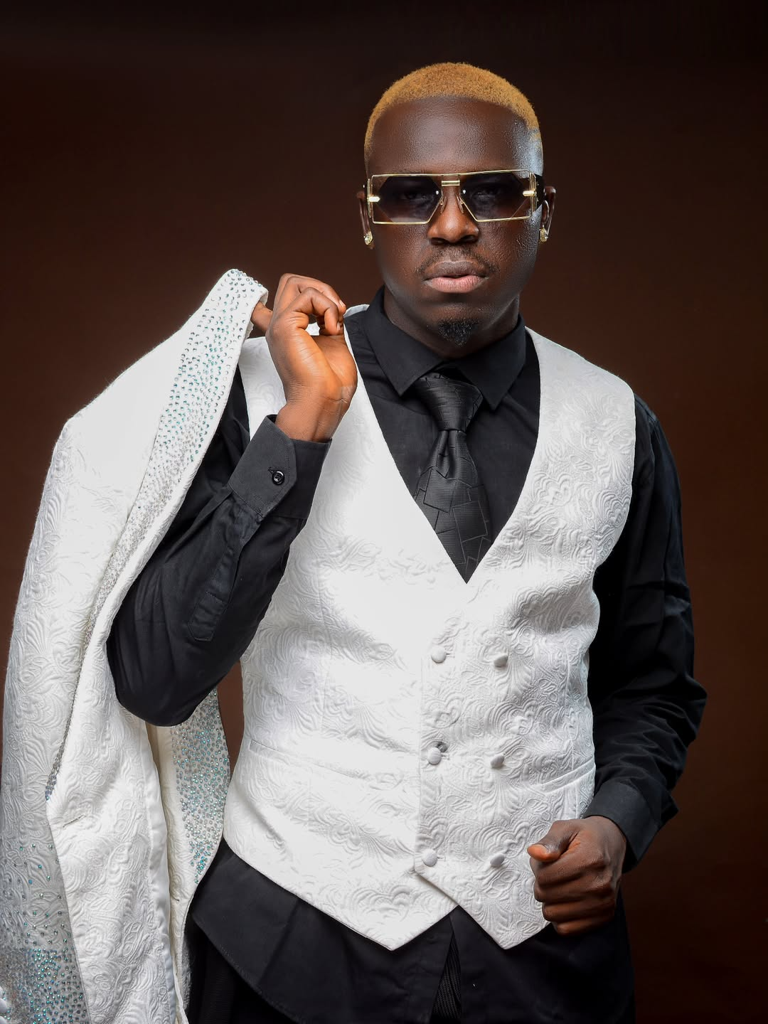 Akpororo overwhelmed as Burna Boy gifts him $15,000