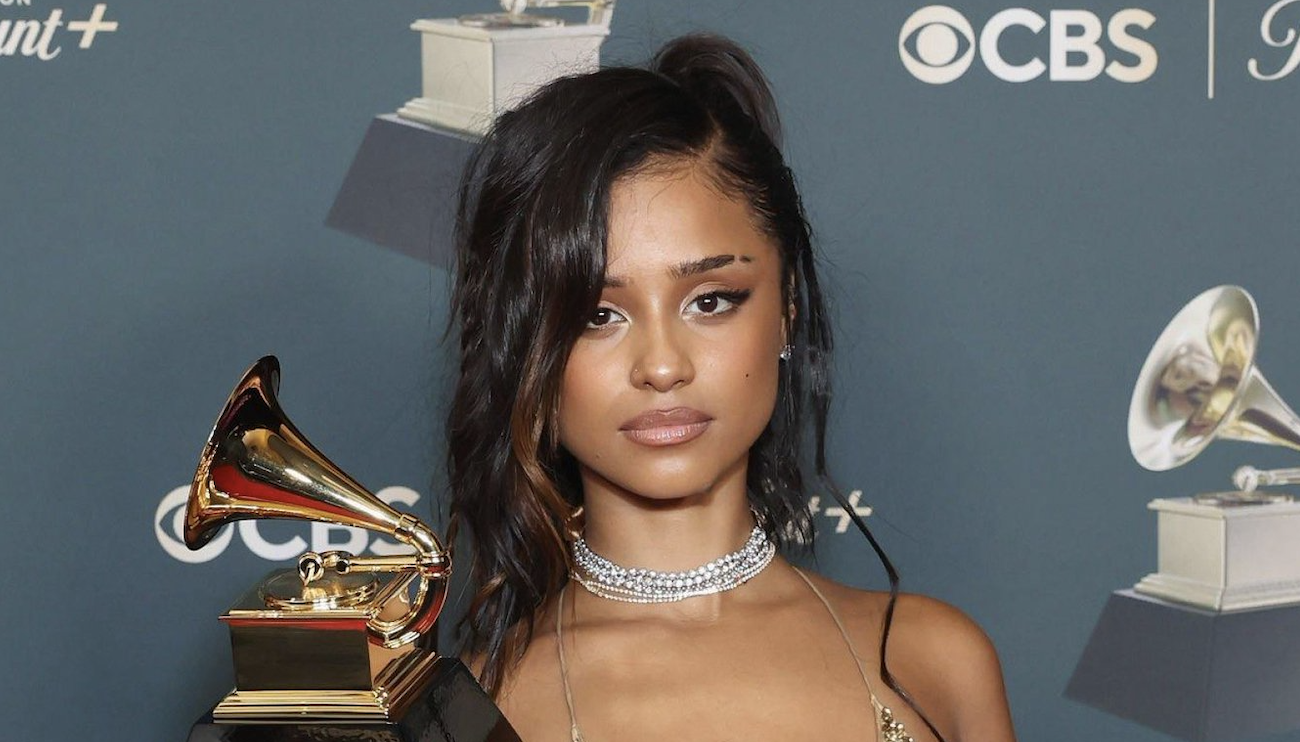 Tyla learns of Grammy win moments before red carpet