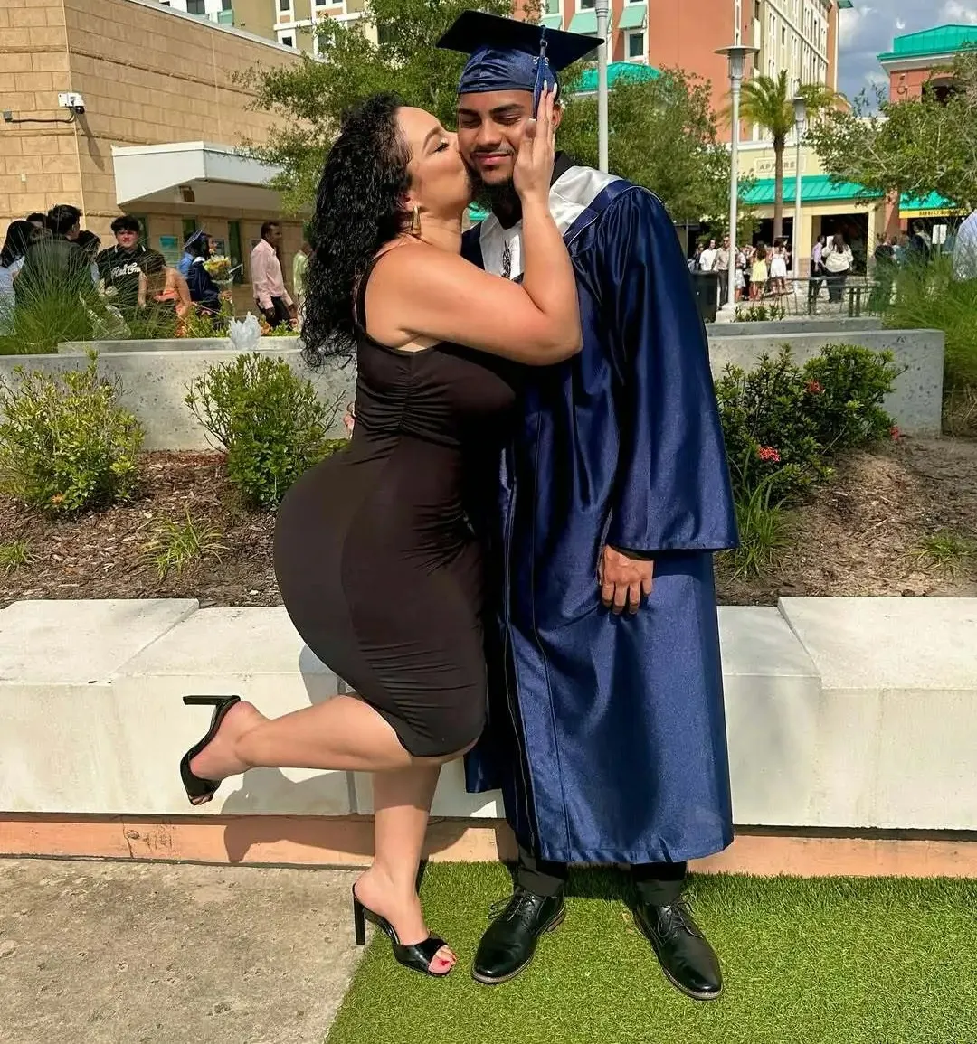 Mum's 'half naked' graduation dress sparks viral firestorm. Photo: Selene Castle Instagram/@iamselenecastle