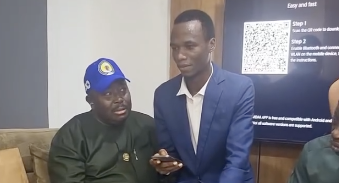 Governorship candidate under fire over video of student on his lap